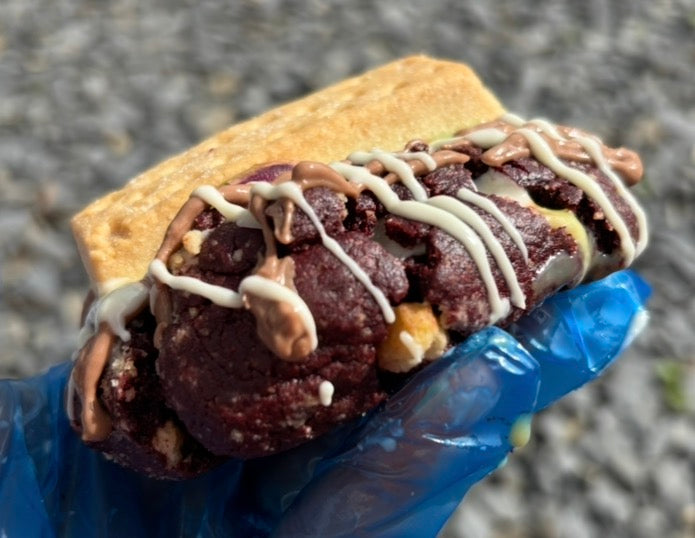 Red velvet pistachio shortbread stuffed
